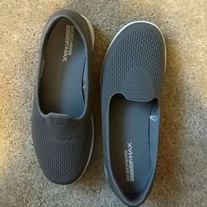 Skechers slip ons, size 8.5, like new!